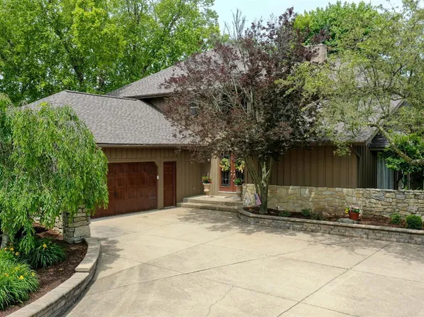2307 Deerpath Dr, Sandusky, OH 44870