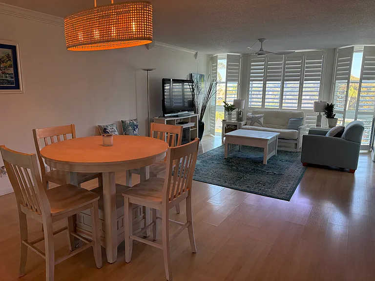7400 Sun Island Dr — Photo 9