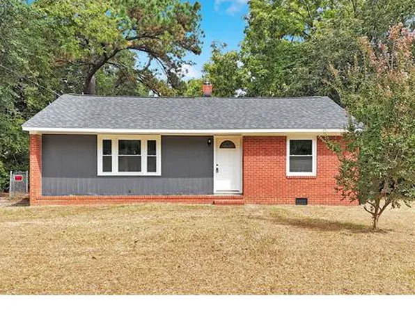 4914 Walnut Dr, Fayetteville, NC 28304