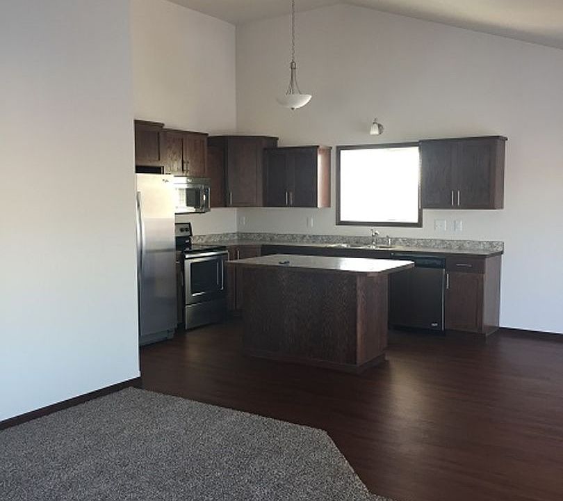 2nd image of 1358 6th St NW