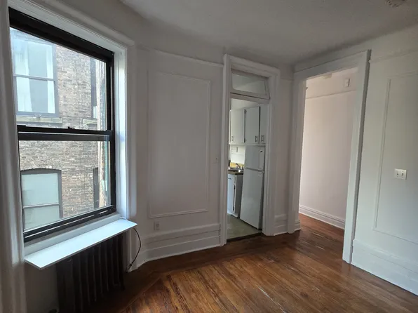 33 Bank Street image 1 of 10