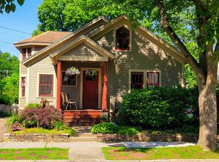 77 Charlotte St, Burlington, VT 05401