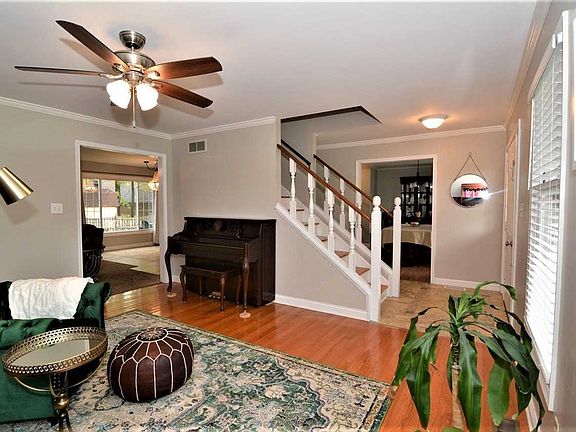 4th image of 740 Lancaster Ct