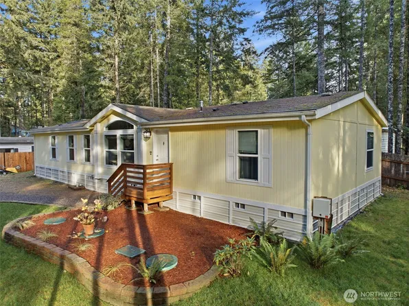30 NE Lake Place, Tahuya, WA 98588