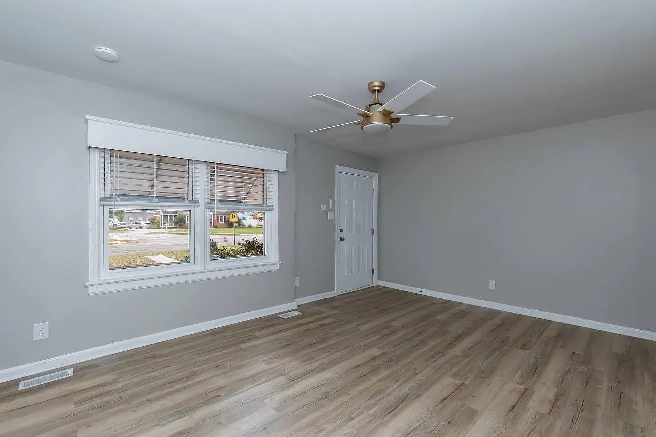 3 bed, 1.0 bath, 1240 sqft, $1,400 — Photo 4