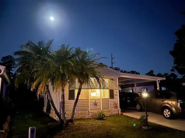 7043 Harbor View Dr #22, Leesburg, FL 34788