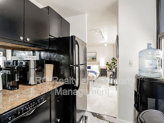 2nd image of 620 Peachtree St NE APT 901