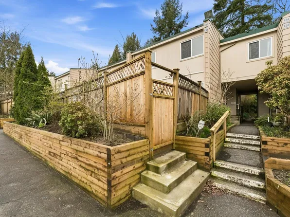 15215 105th Ave #135, Surrey, BC V3R 1R9