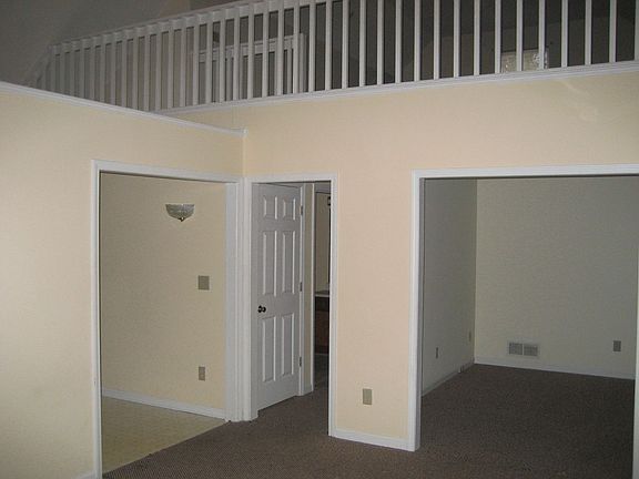 2nd image of 984 Yunai Cir