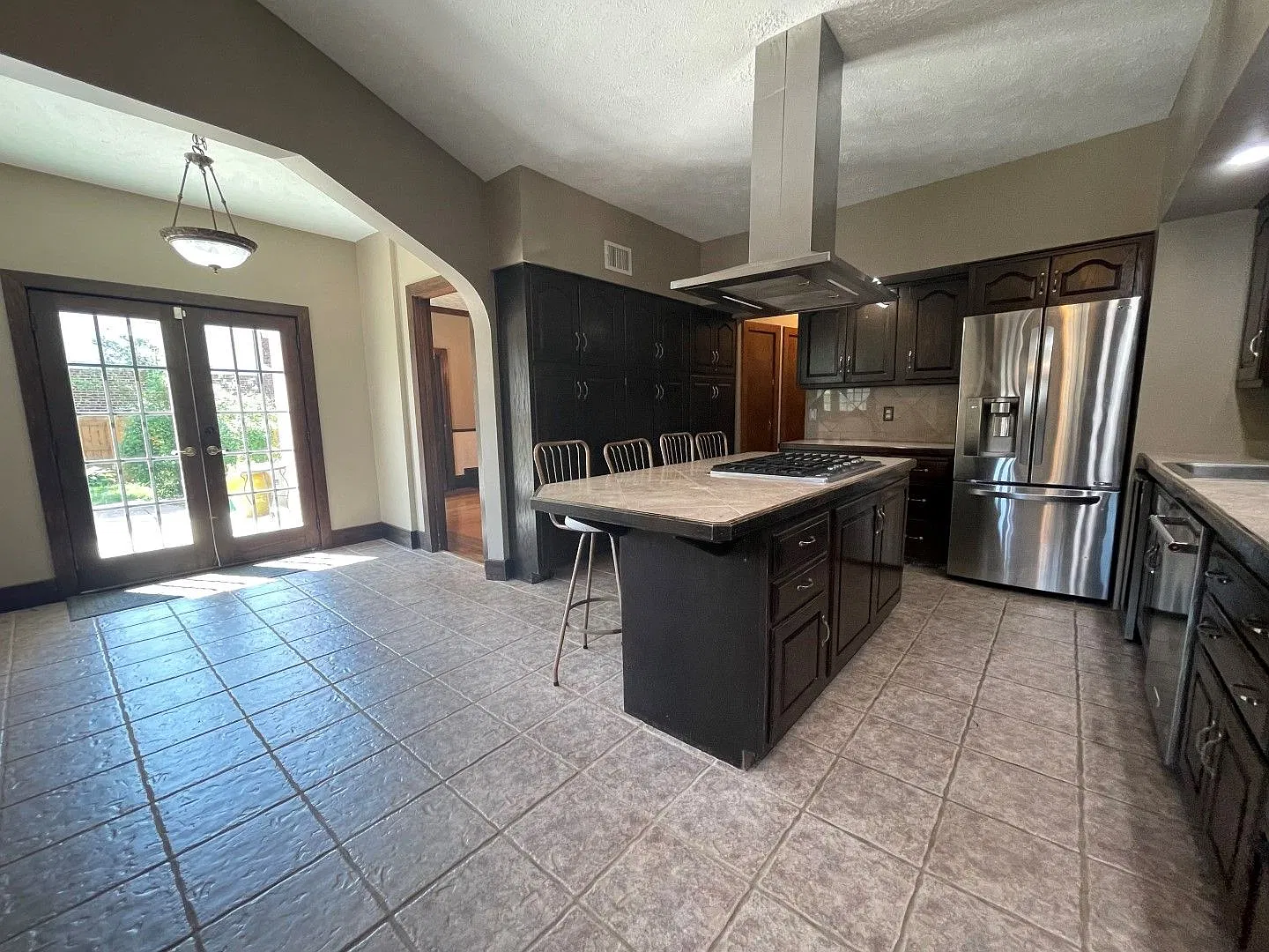 Large Home For Rent In Omaha's Blackstone Area — Photo 4