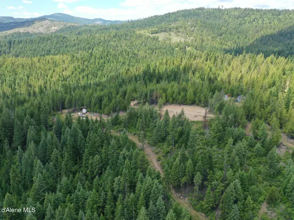 Nka Applewood Dr, Saint Maries, ID 83861