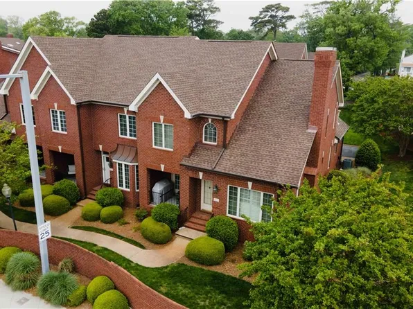 3217 Huntwick Ln, Virginia Beach, VA 23451