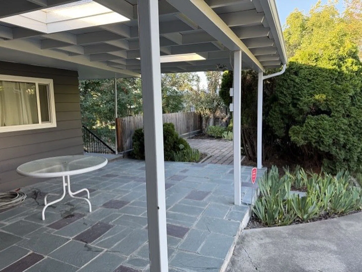 Beautiful 3 Bedroom Home Next to Buffalo Hill Golf Course — Photo 4