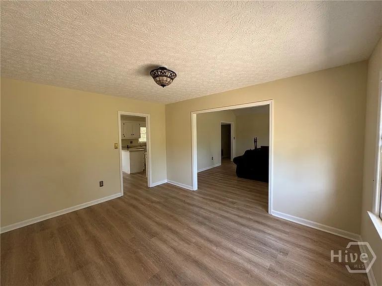 1041 Limmerick Dr — Photo 12