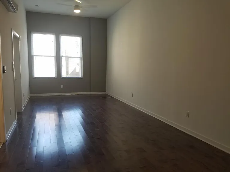 710 Chestnut St #402 — Photo 3