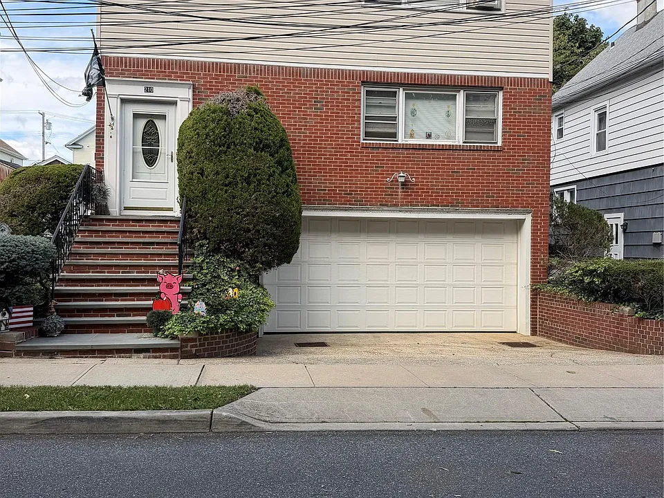 210 Orchard St