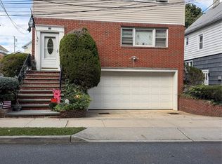 210 Orchard St, Westbury, NY 11590