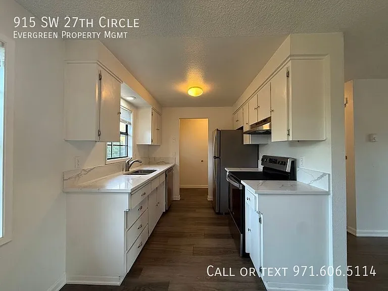 915 SW 27th Cir — Photo 7