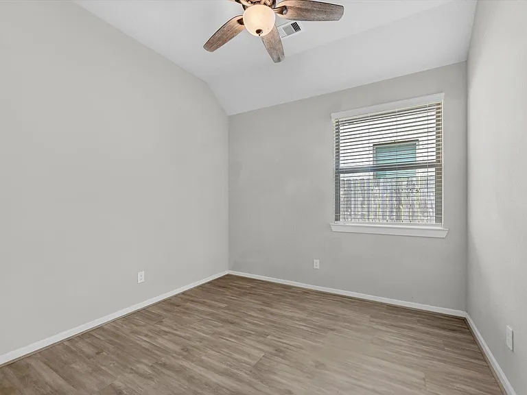731 Lacebark Elm Trl — Photo 23