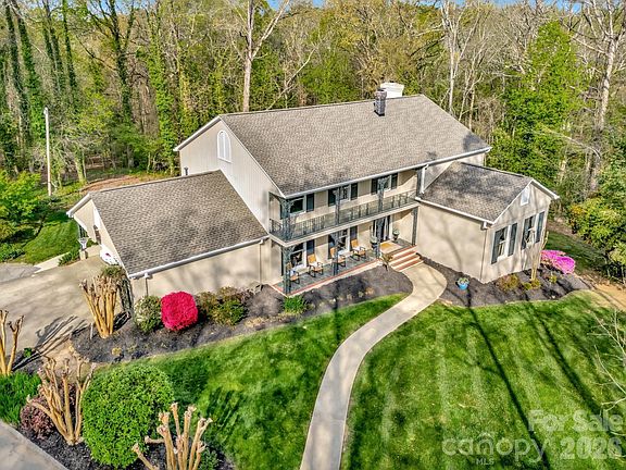 3rd image of 605 Burrage Rd NE