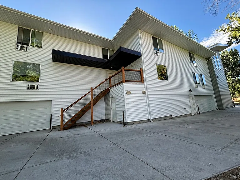 498 E Fort Union Blvd — Photo 24