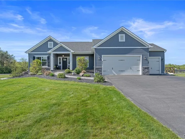 4501 Hollyshire Way, Clay, NY 13041