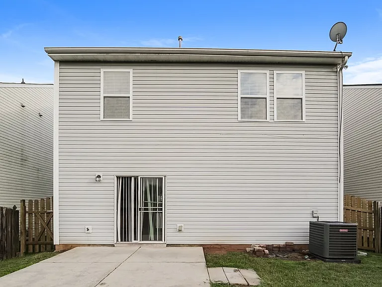 4522 Carnfeld Ln — Photo 17