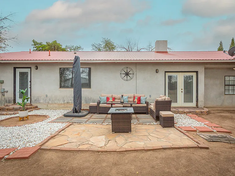 610 W Hermosa Dr — Photo 55