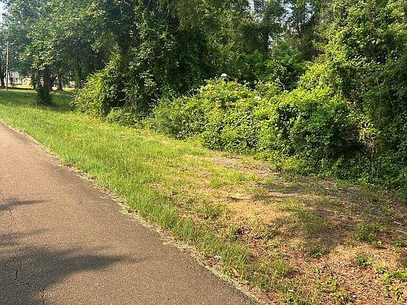 4th image of Love St