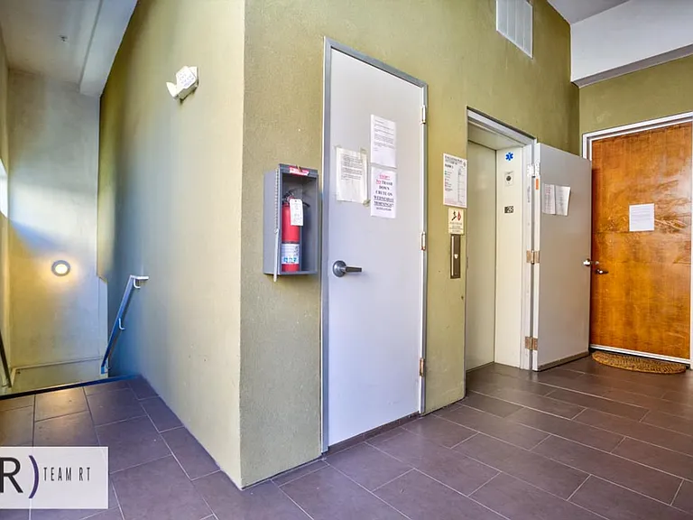 1737 Colby Ave #201 — Photo 34
