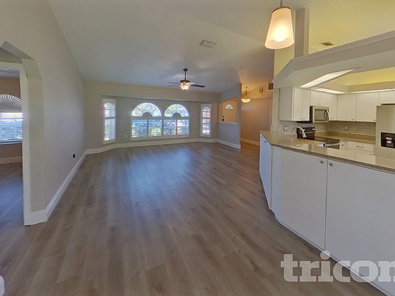 4th image of 27375 Deep Creek Blvd