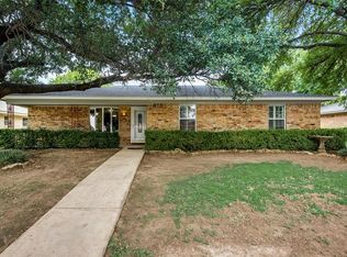 1504 Limestone Trl, Edgecliff Village, TX 76134