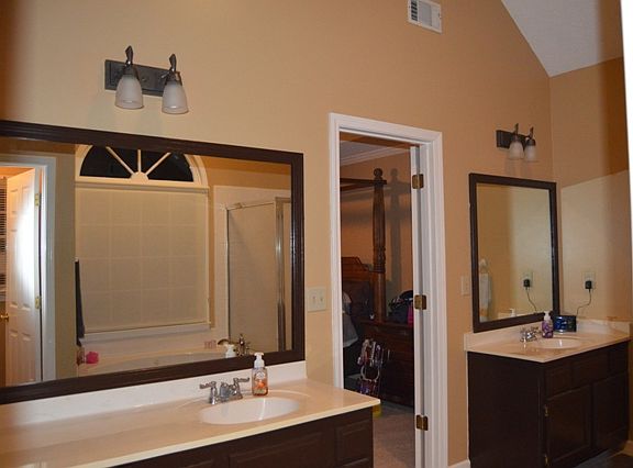 2nd image of 214 Thornbush Ln