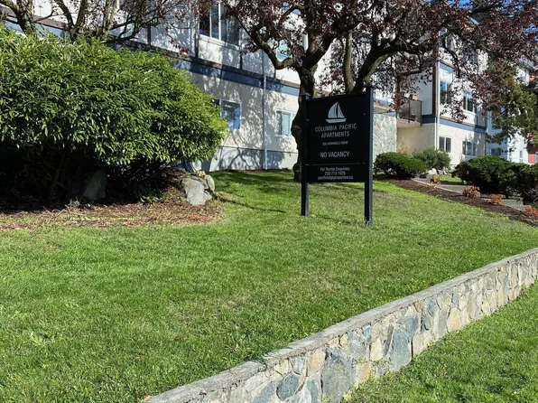 850 Admirals Rd #20, Esquimalt, BC V9A 2P2