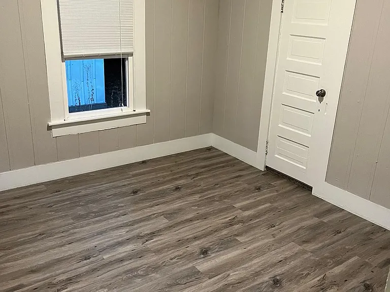 504 N Anderson St — Photo 5