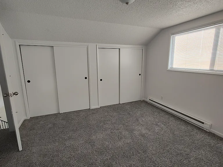 3rd Bedroom - Double closet!