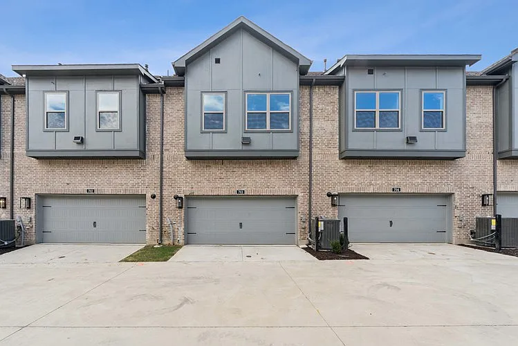 Building Photo - 4839 Fuller Dr #703