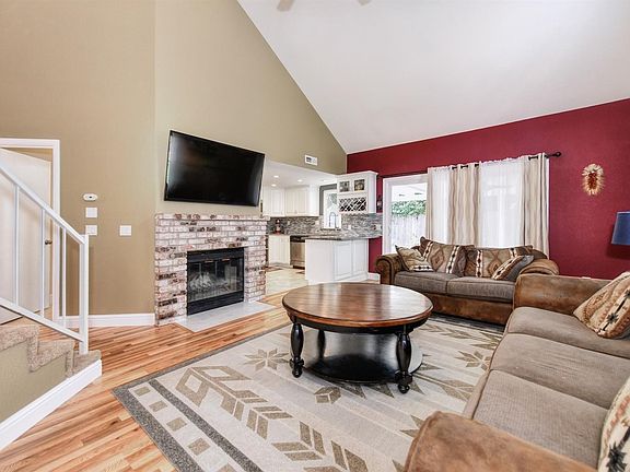 5th image of 1453 New England Dr
