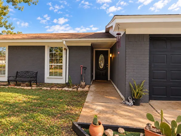 2108 Skylark Dr, Woodway, TX 76712