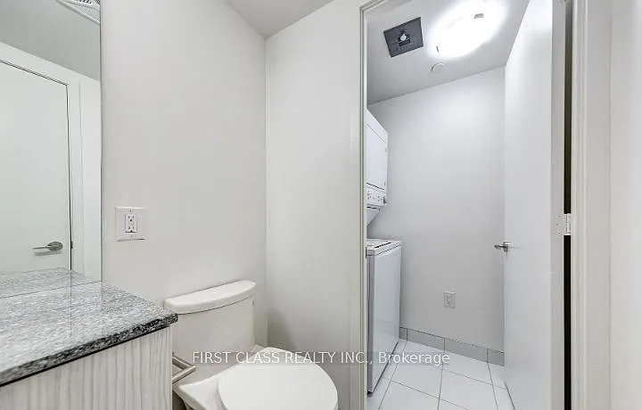 158 Front St E #2215 — Photo 6