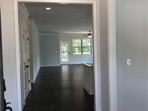 3rd image of 525 Lincolnwood Ln