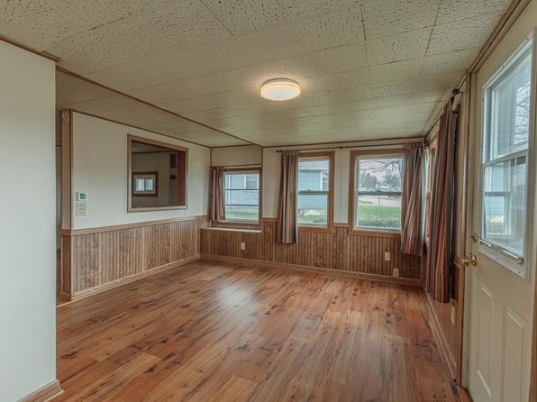 635 11th Street, Monroe, WI 53566
