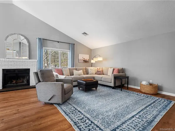 136 Songbird Lane #136, Farmington, CT 06032