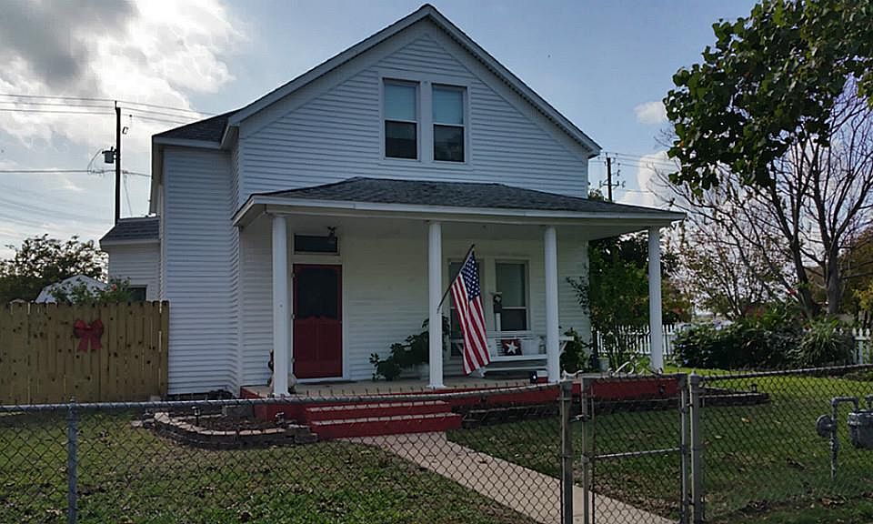 1st image of 919 N Avenue A
