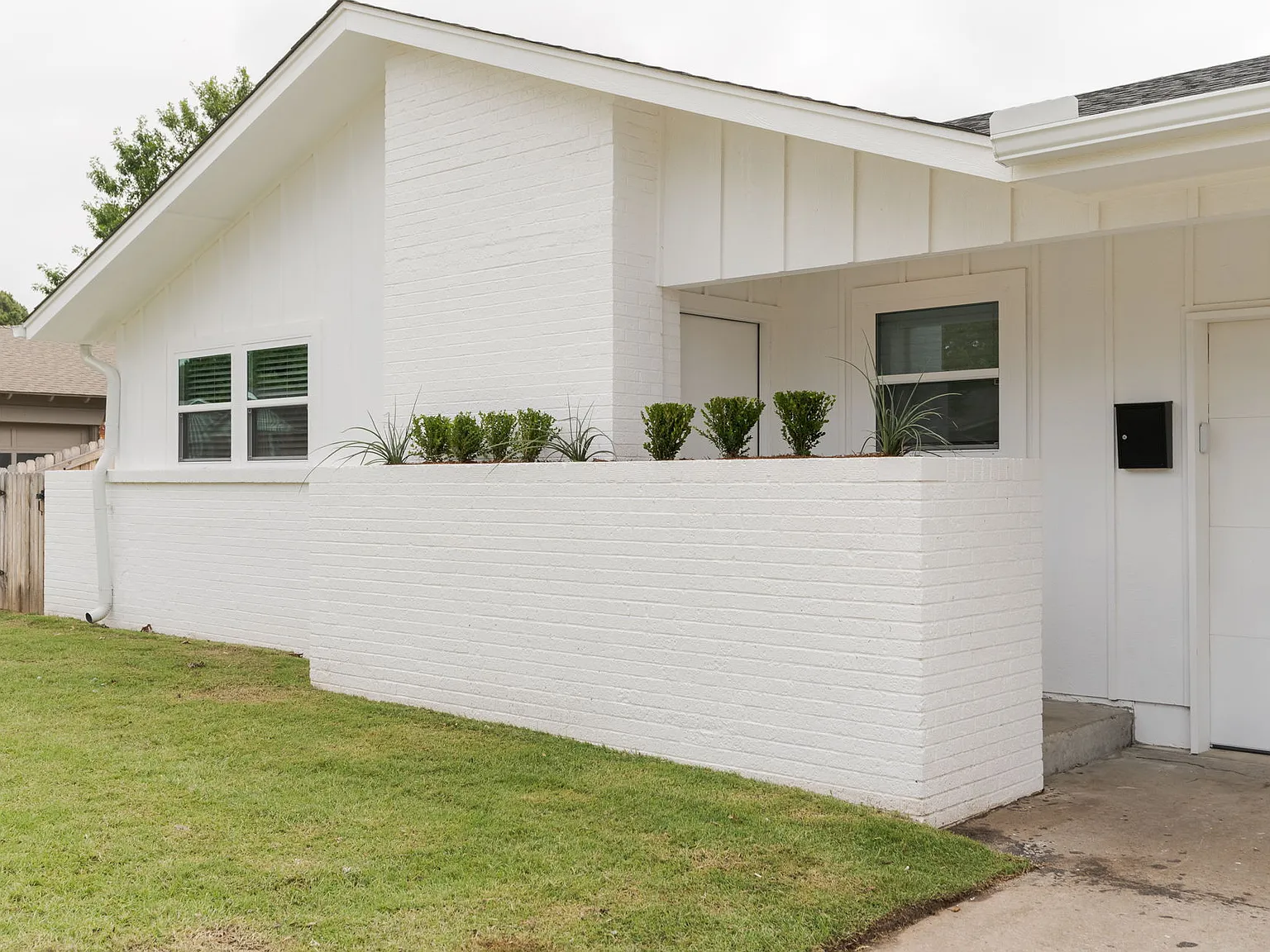 3 bed, 1342 sqft, $2,000 — Photo 3