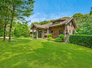 17 Millicent Dr, Southampton, NY 11968