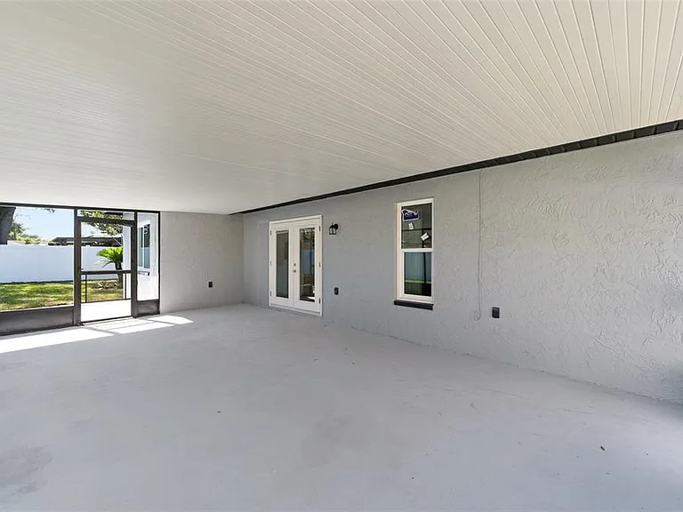 11180 113th Ave — Photo 51