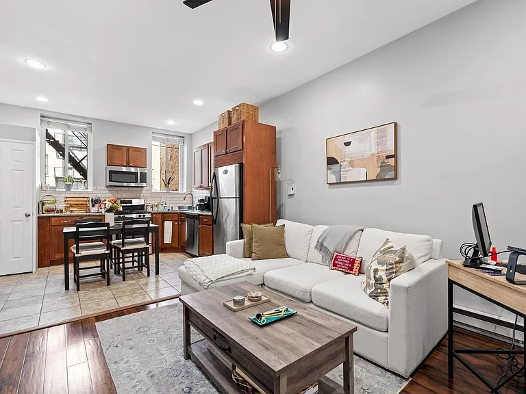 916 Willow Ave #1 — Photo 8