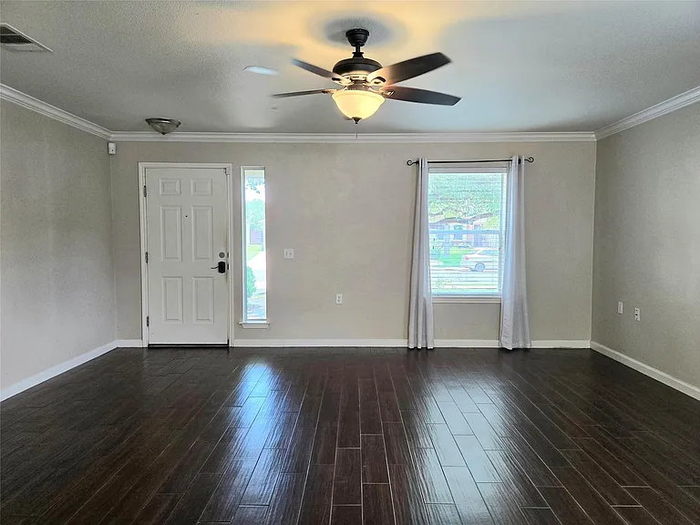 809 Sheraton Ave — Photo 6