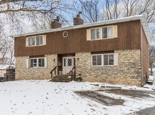 1521 Oak Ridge Ln SE, Cedar Rapids, IA 52403